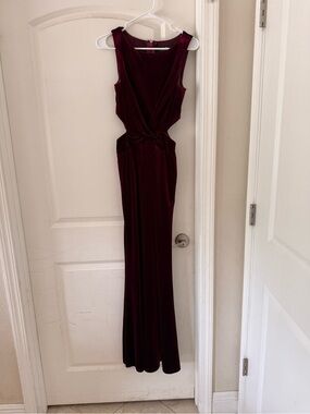Lulu's Sleeveless Velvet Maxi Dress in Wine